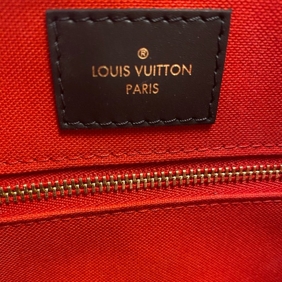 SOLD!! Louis Vuitton OnTheGo GM tote - Picture 4 of 9